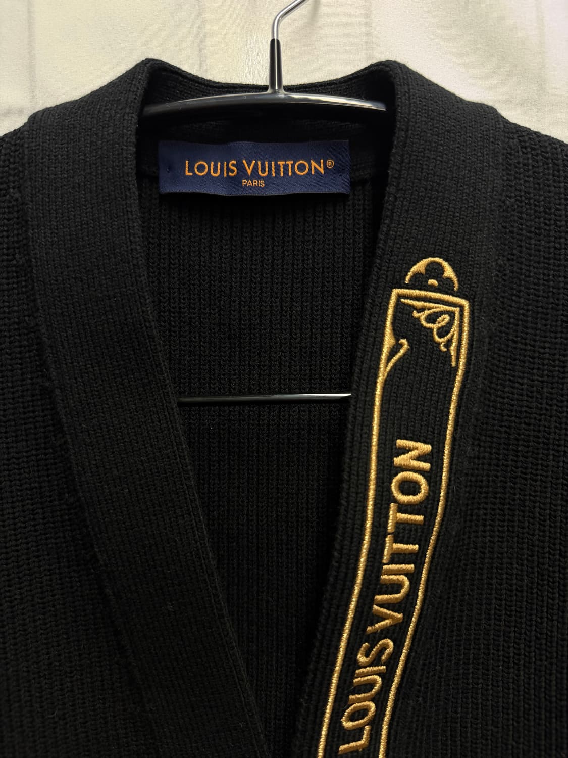 루이비통 엠브로이더드 시그니처 가디건 상품이미지4