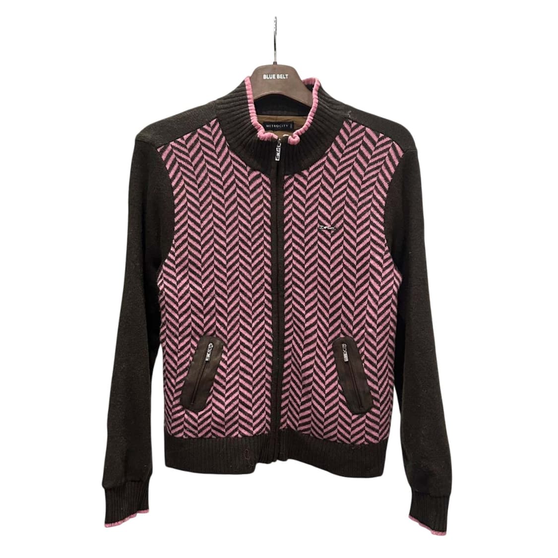 메트로시티 골프 니트 집업 가디건 앞면 헤링본 패턴 디테일 브라운 핑크 상품이미지1