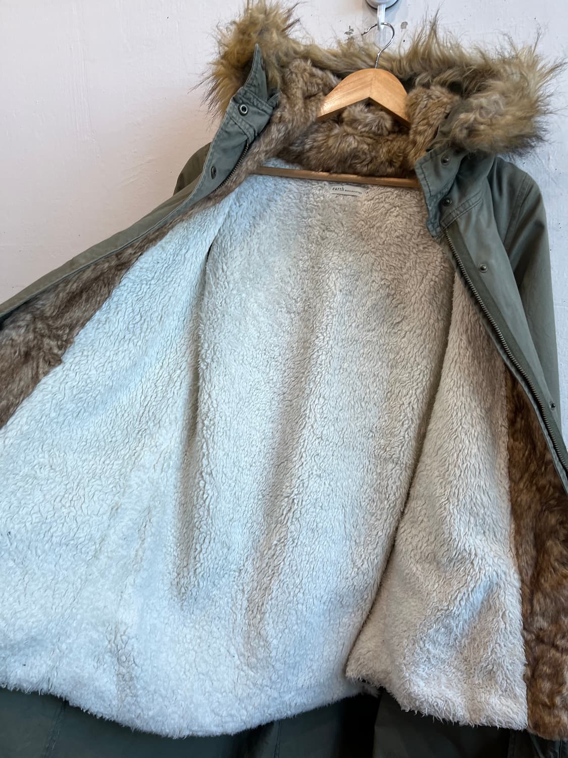 EARTH JPN 어스뮤직 퍼 모즈 피쉬테일 파카 상품이미지4