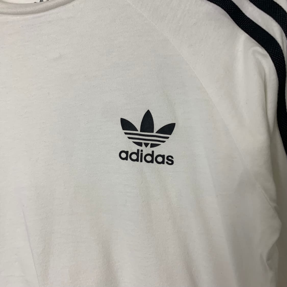 아디다스 화이트 사이드라인 롱슬리브 긴팔티 상품이미지3