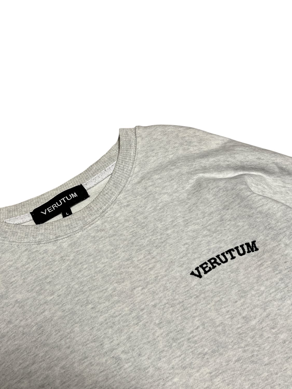 VERUTUM 베루툼 자수 스몰로고 맨투맨 L 멜란지 그레이 상품이미지2