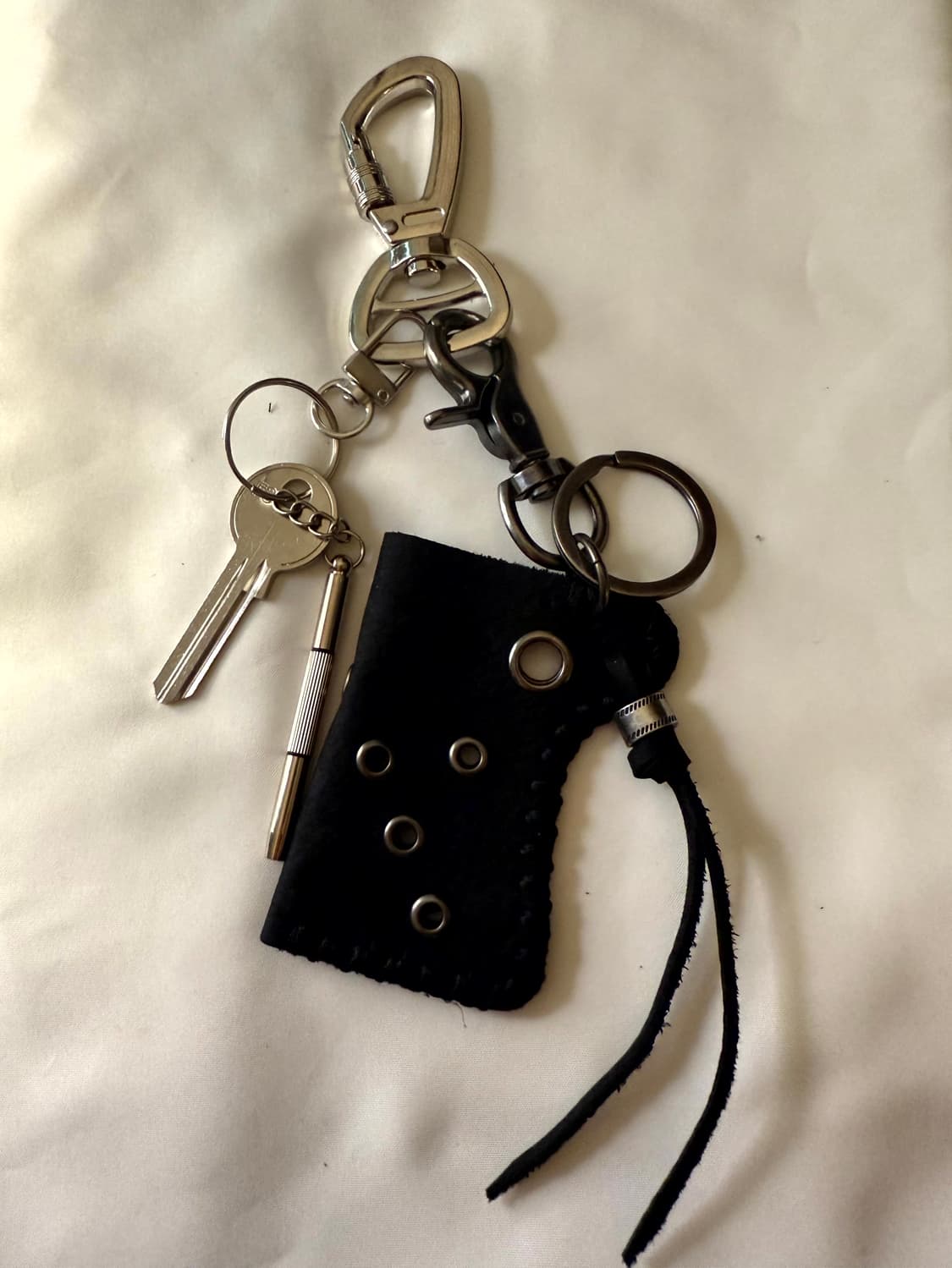 블랙 가죽 립밤 키링 카라비너 스트릿 포인트 새상품 상품이미지1