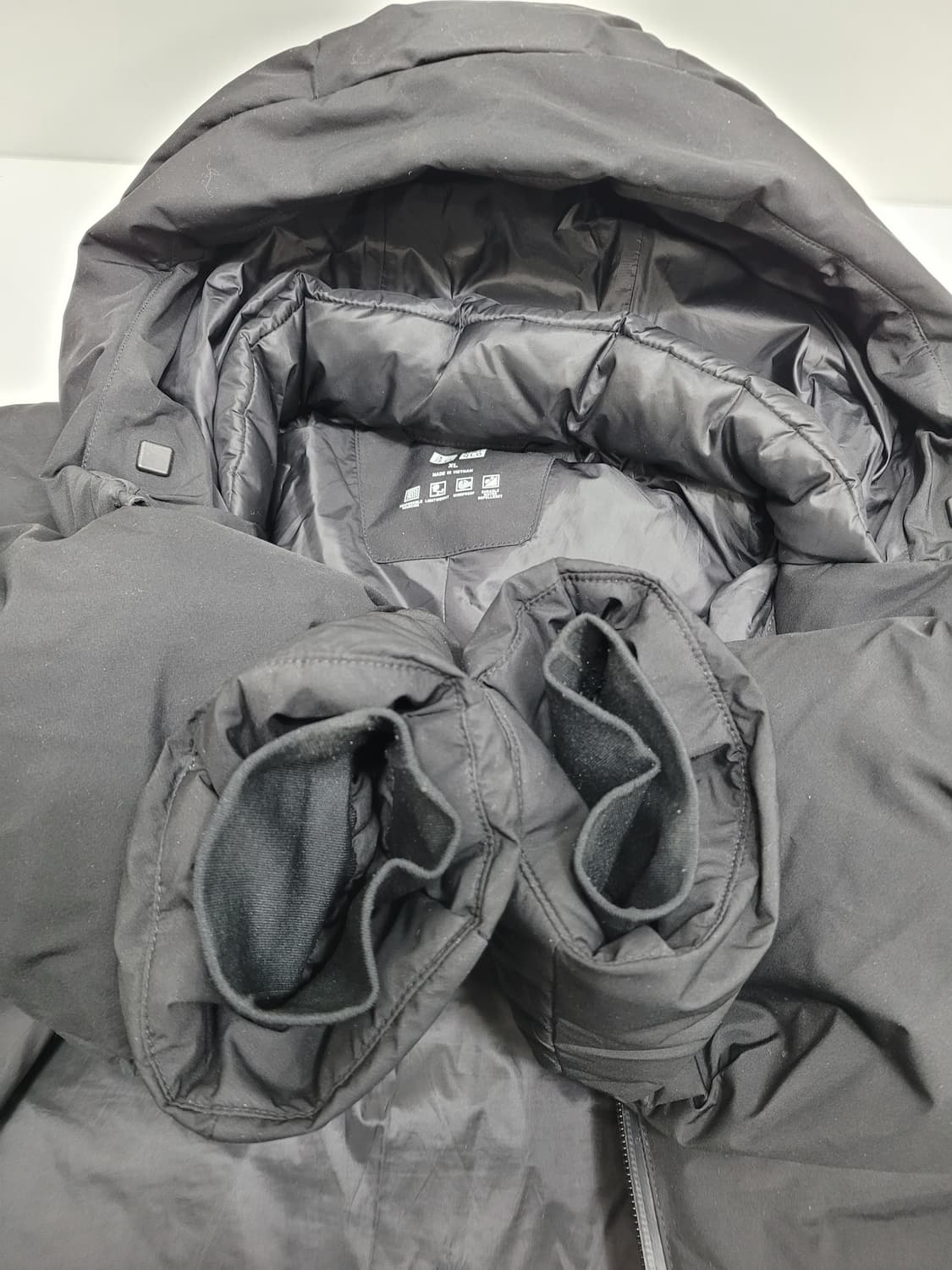 유니클로 심리스 다운 파카 패딩 / 남 XL 블랙
 상품이미지6