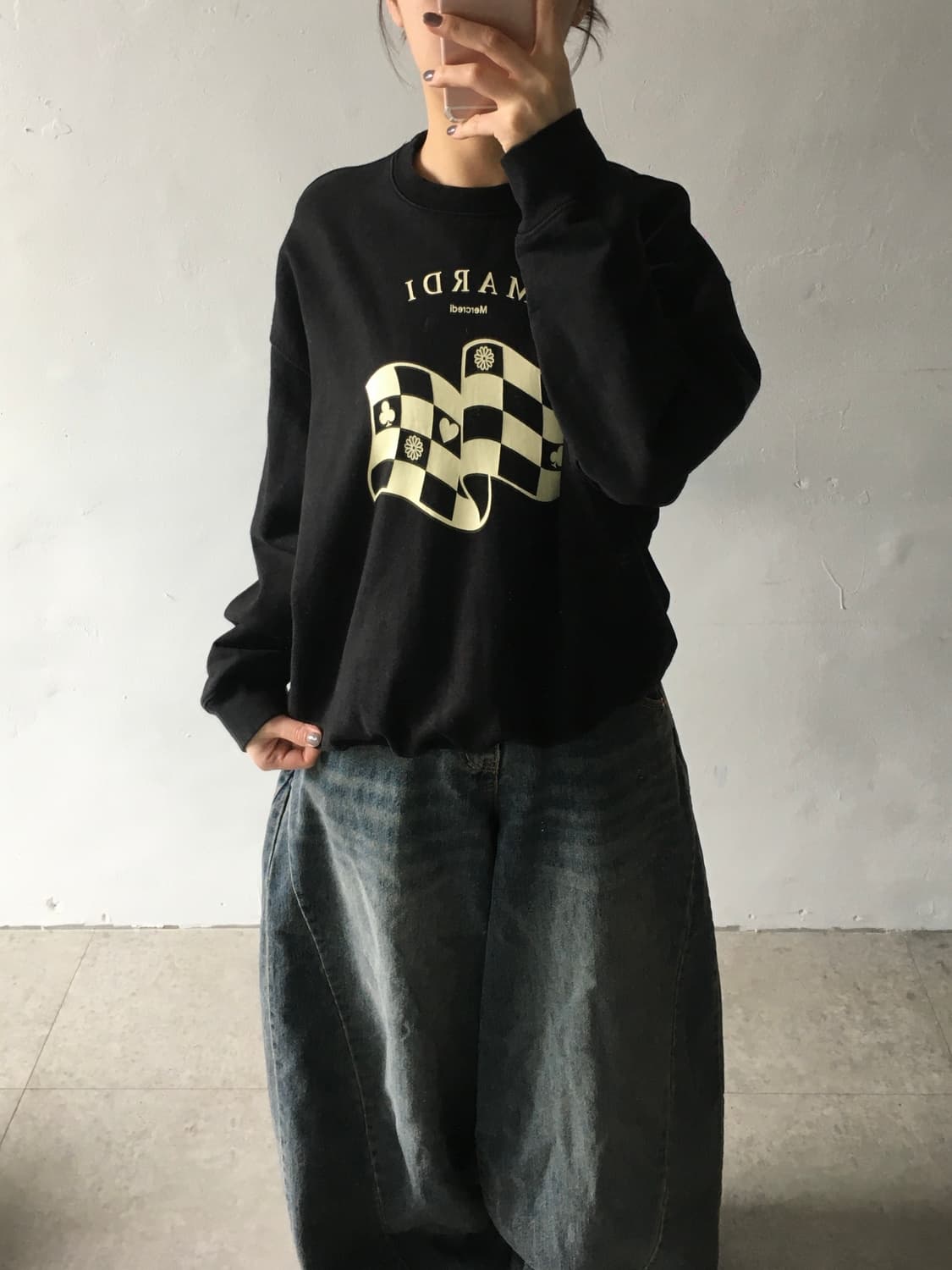 마르디 메크르디 빅프린팅 맨투맨 상품이미지1