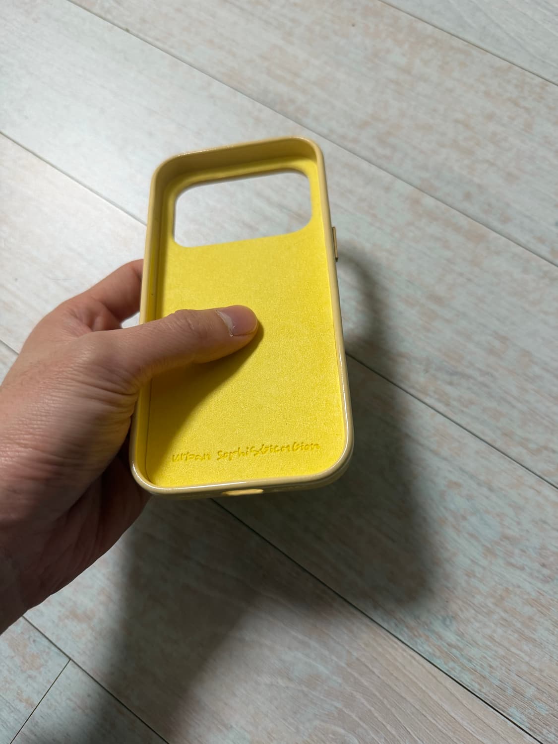 어반소피스티케이션 17프로 케이스 판매합니다 상품이미지4