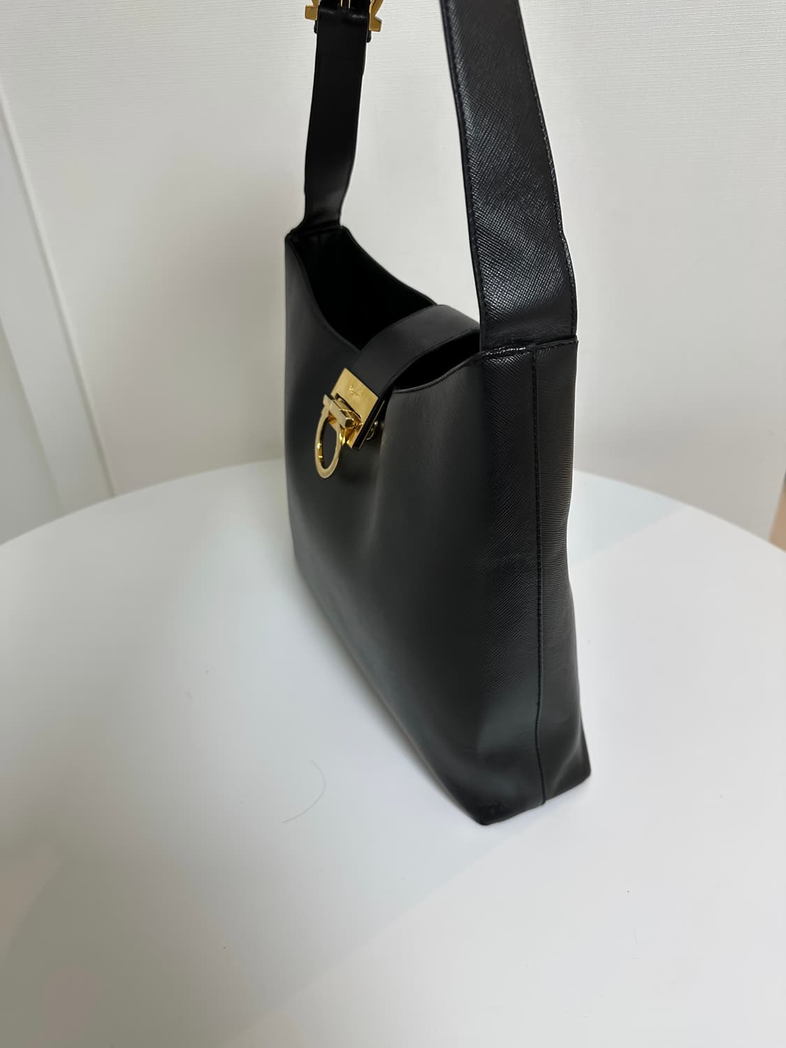 정품 페라가모 트리폴리오 숄더백 상품이미지4