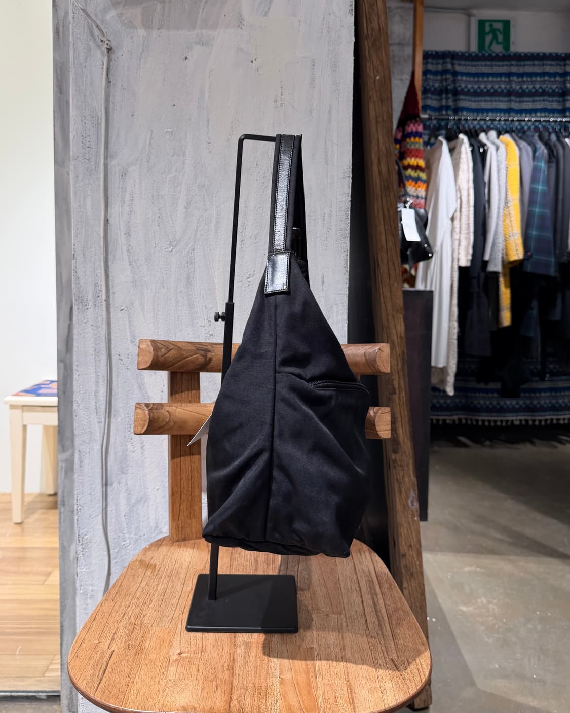 구찌 블랙 GG 나일론 레더 더블포켓 호보백 상품이미지3