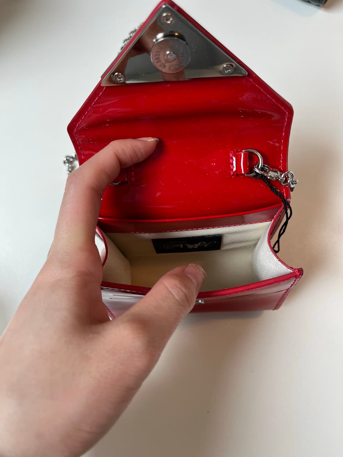 페넥 트라이앵글 마이크로 백 레드  상품이미지3