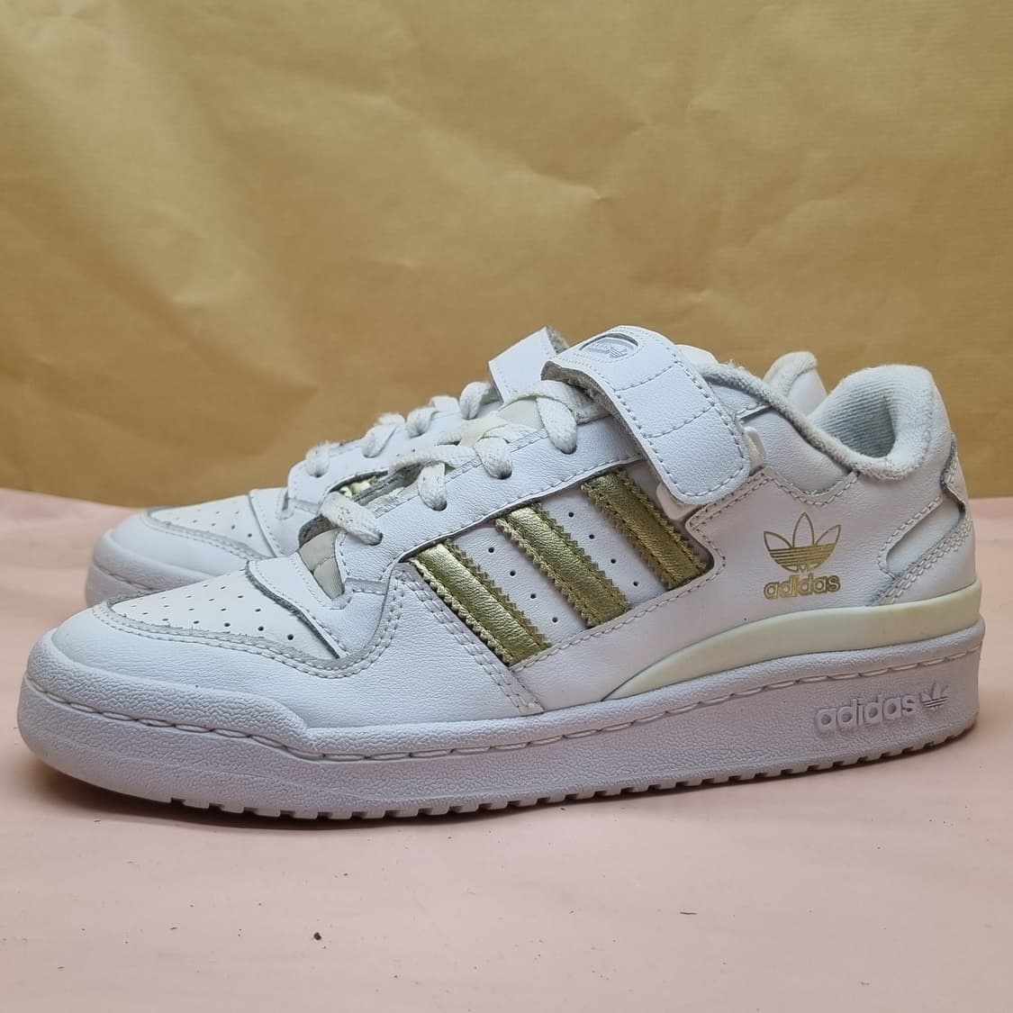 아디다스 포럼로우 골드 여성운동화240 상품이미지1