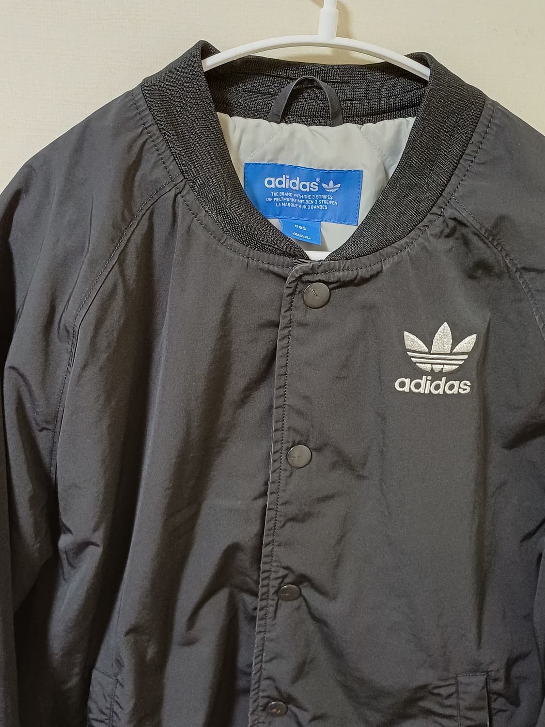 아디다스 엠브로이더드 코치 자켓 상품이미지2