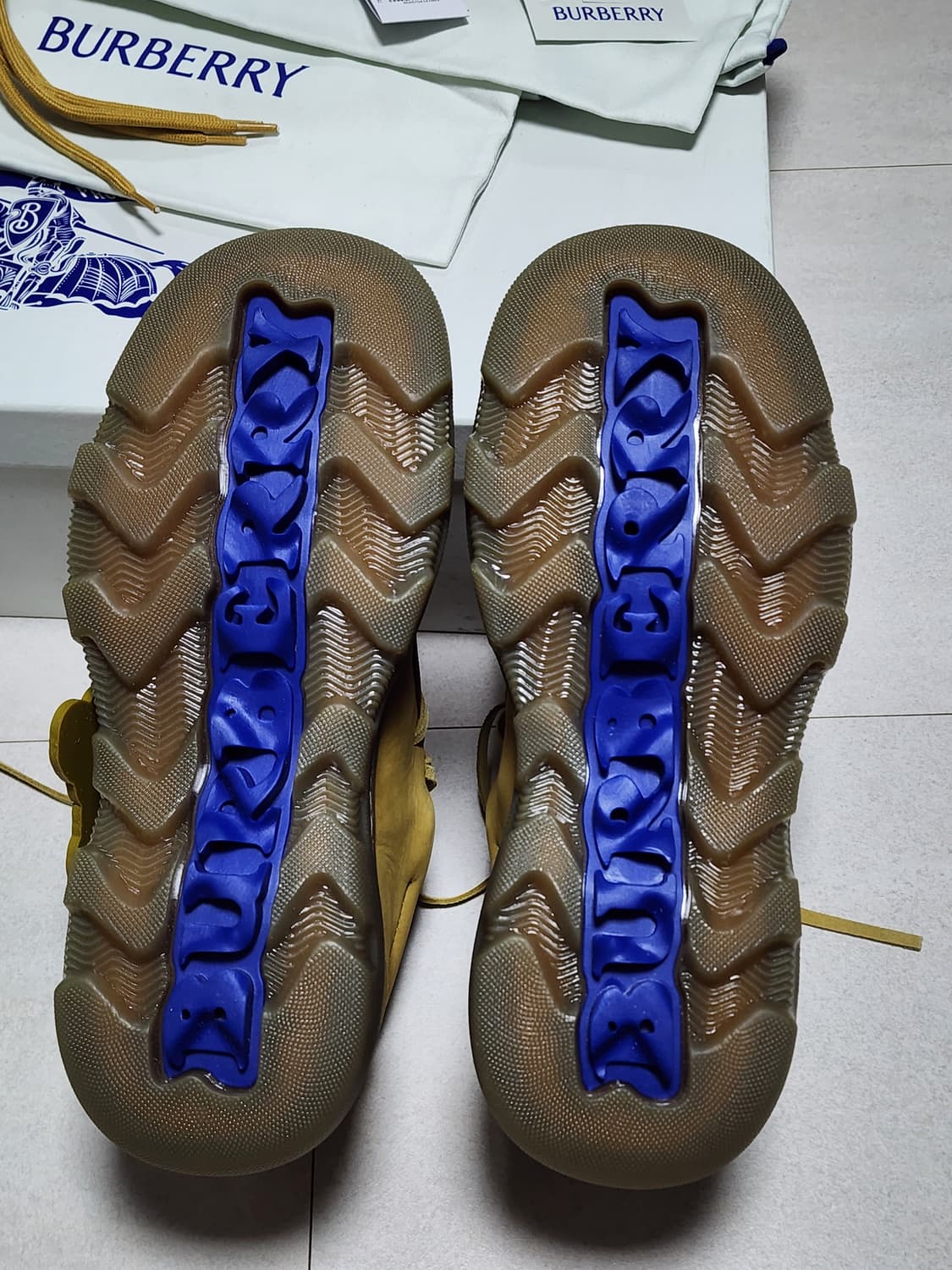 40) 버버리 누벅 크리퍼 슈즈 - 마닐라 상품이미지3