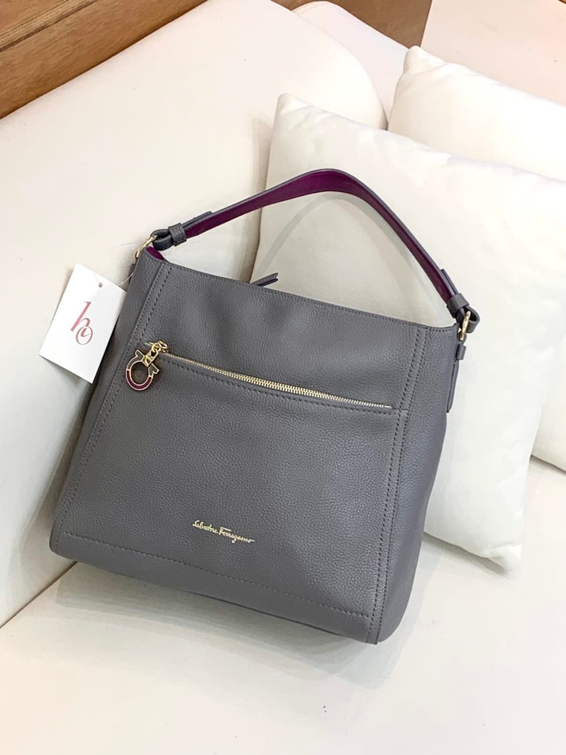 페라가모 알리 숄더백  (정품) 상품이미지1