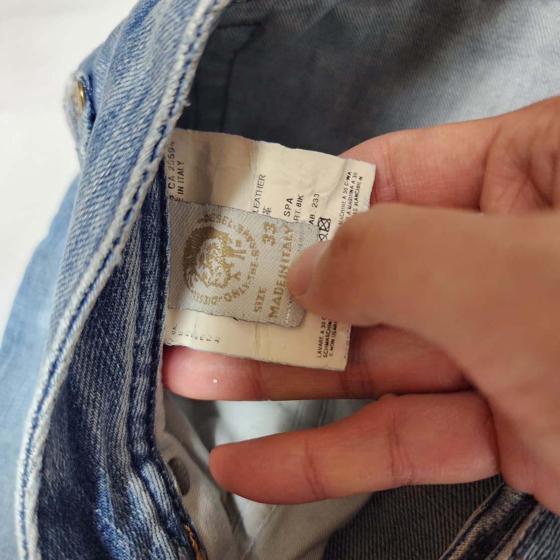 DIESEL ZATHAN 워시드 빈티지 연청 데님팬츠 상품이미지9