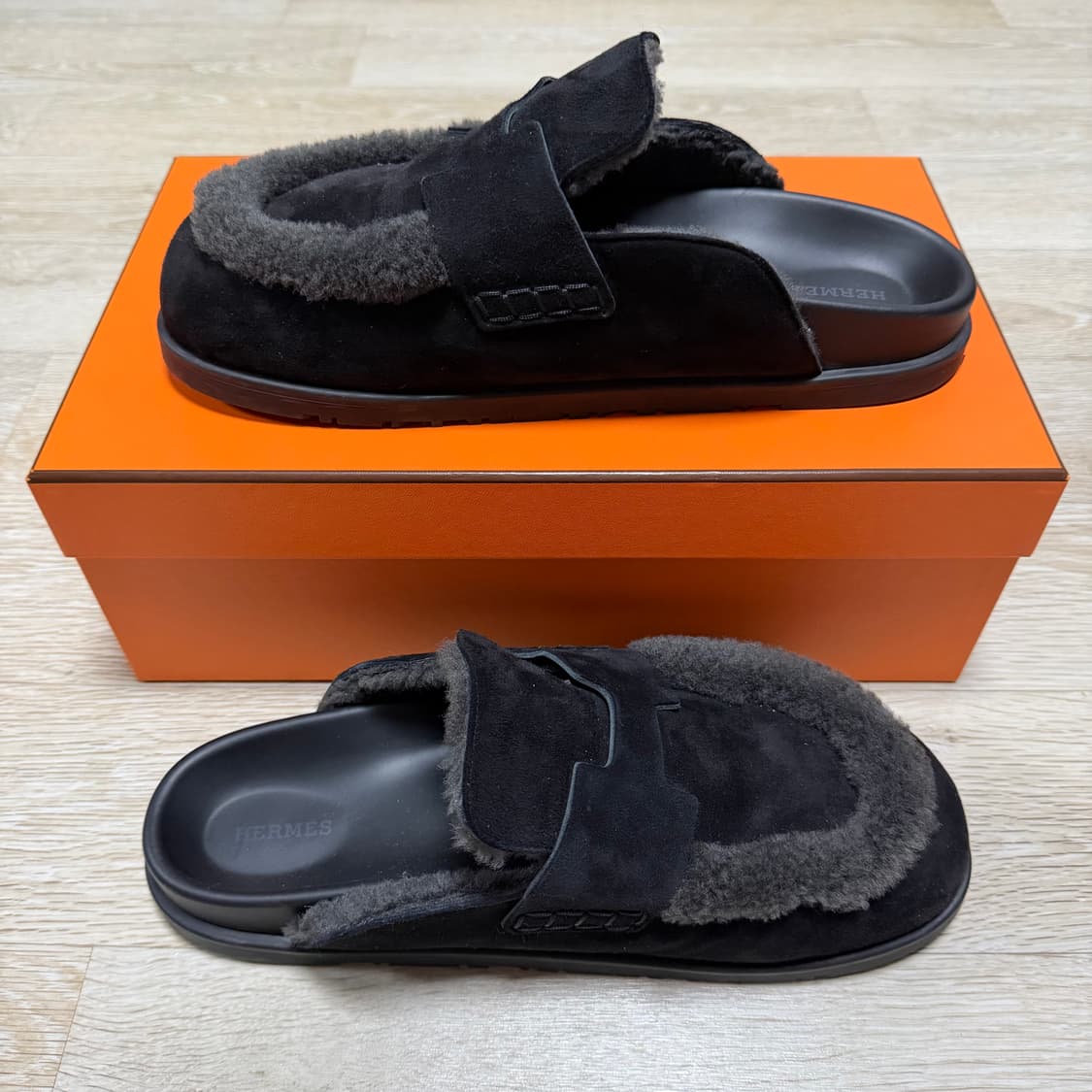 [S+급/42.5] 에르메스 시어링 고 뮬 스웨이드 블로퍼 상품이미지4