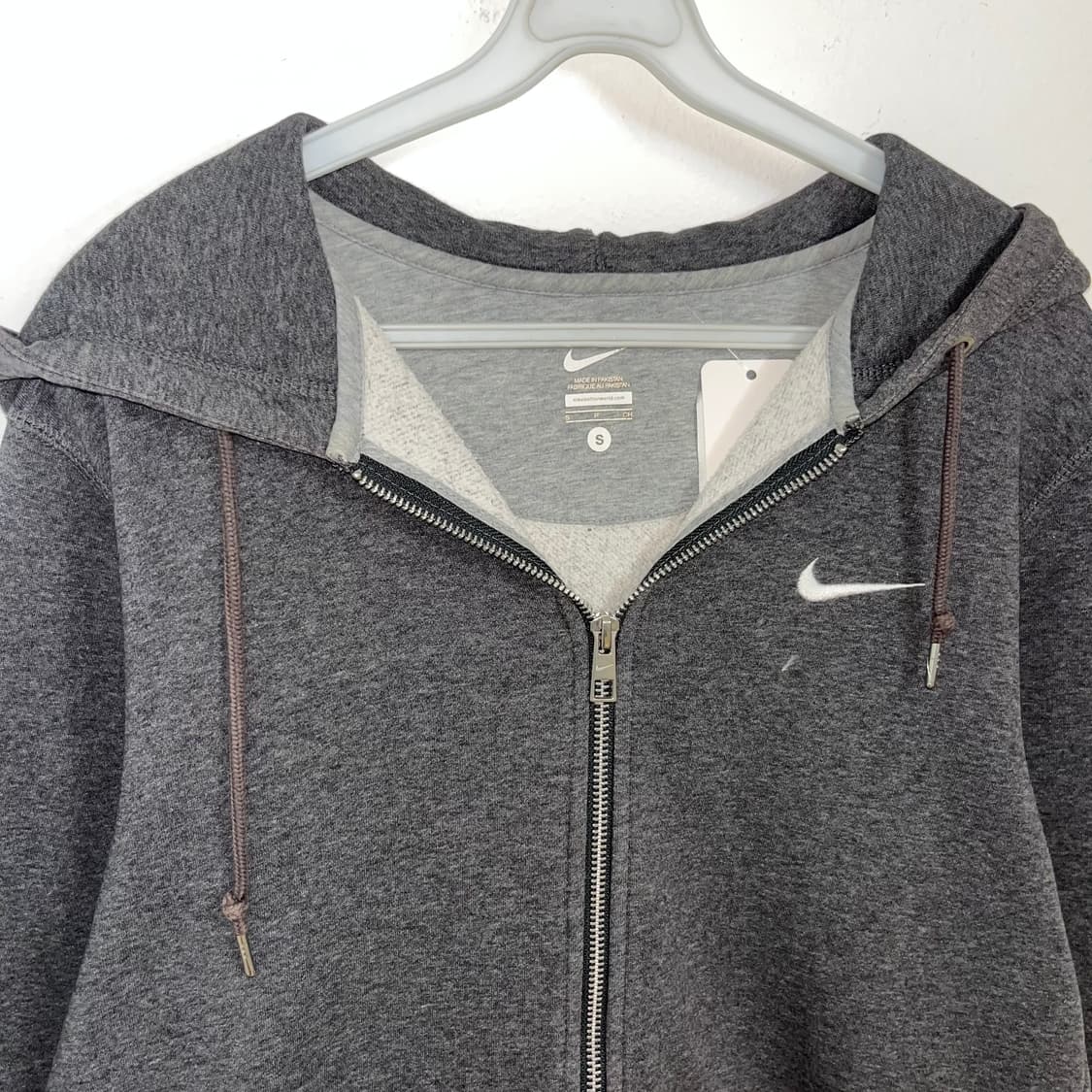 Nike charcoal grey hood zip-up 상품이미지5