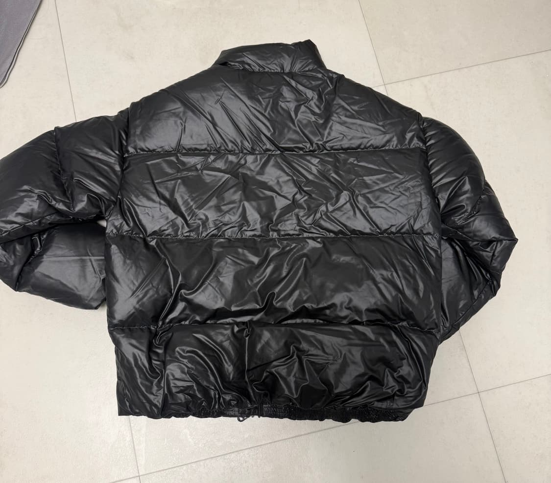 캘빈클라인 남녀공용 스탠드 카라 글로시 다운 푸퍼 자켓 패딩 S 상품이미지2