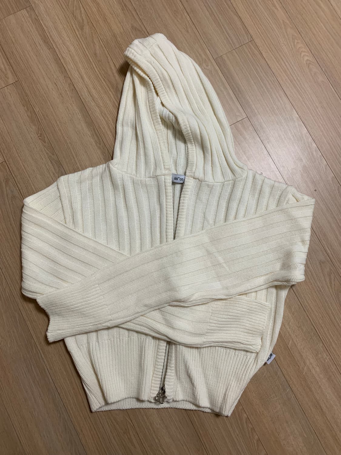 애즈온 니트집업 상품이미지1