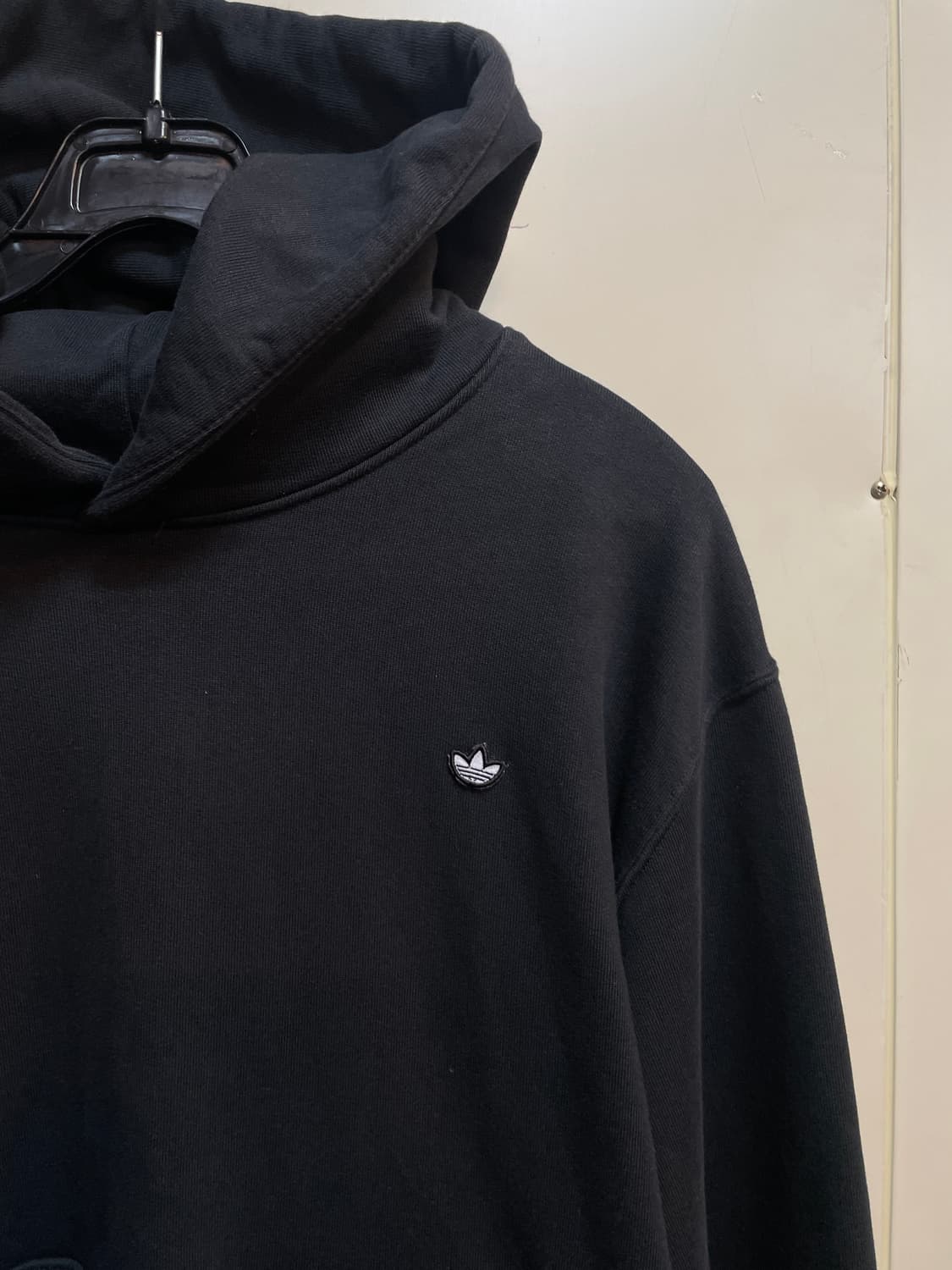 아디다스 화이트로고 후드티 상품이미지2