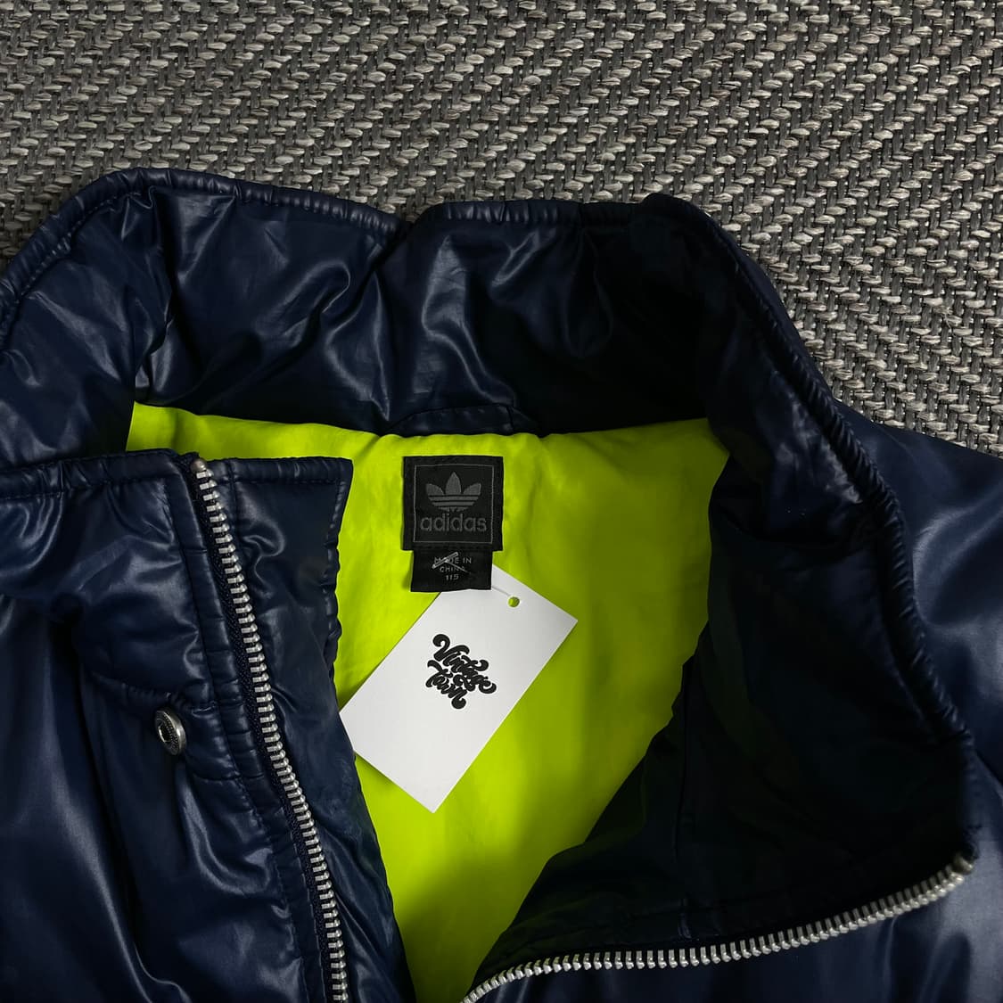 00s 아디다스 네온 자수로고 네이비 패딩 점퍼o 4276 상품이미지6