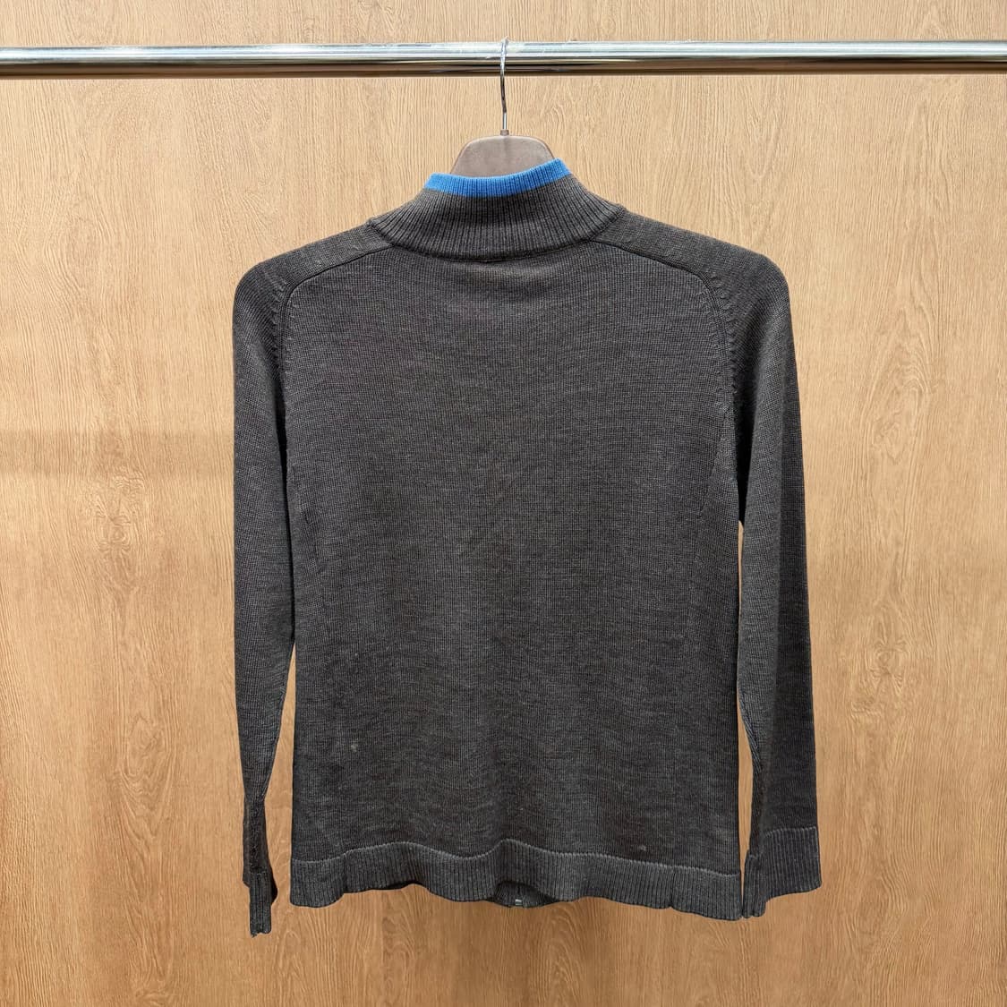 몽벨 하이넥 니트 풀집업 자켓 블루 배색 리브 지퍼 포켓 디테일 브라운 상품이미지3