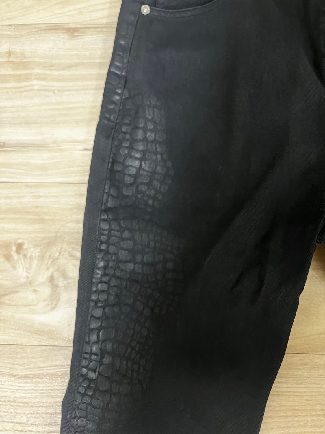 비엑세스 스네이크 프린트 부츠컷 플레어 팬츠 상품이미지5