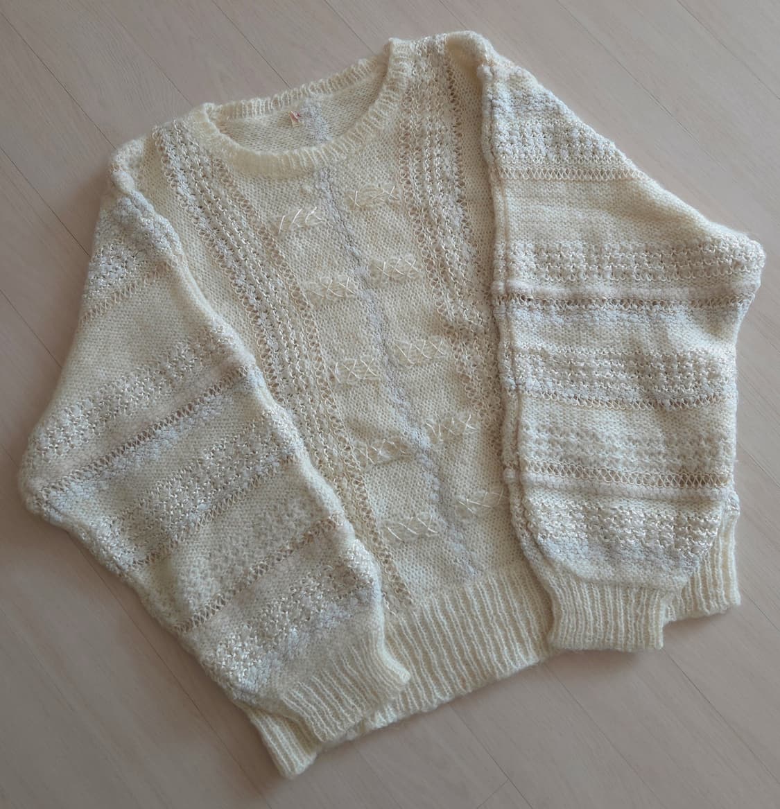 리본사 격자 포인트 크림컬러 빈티지 니트 상품이미지1