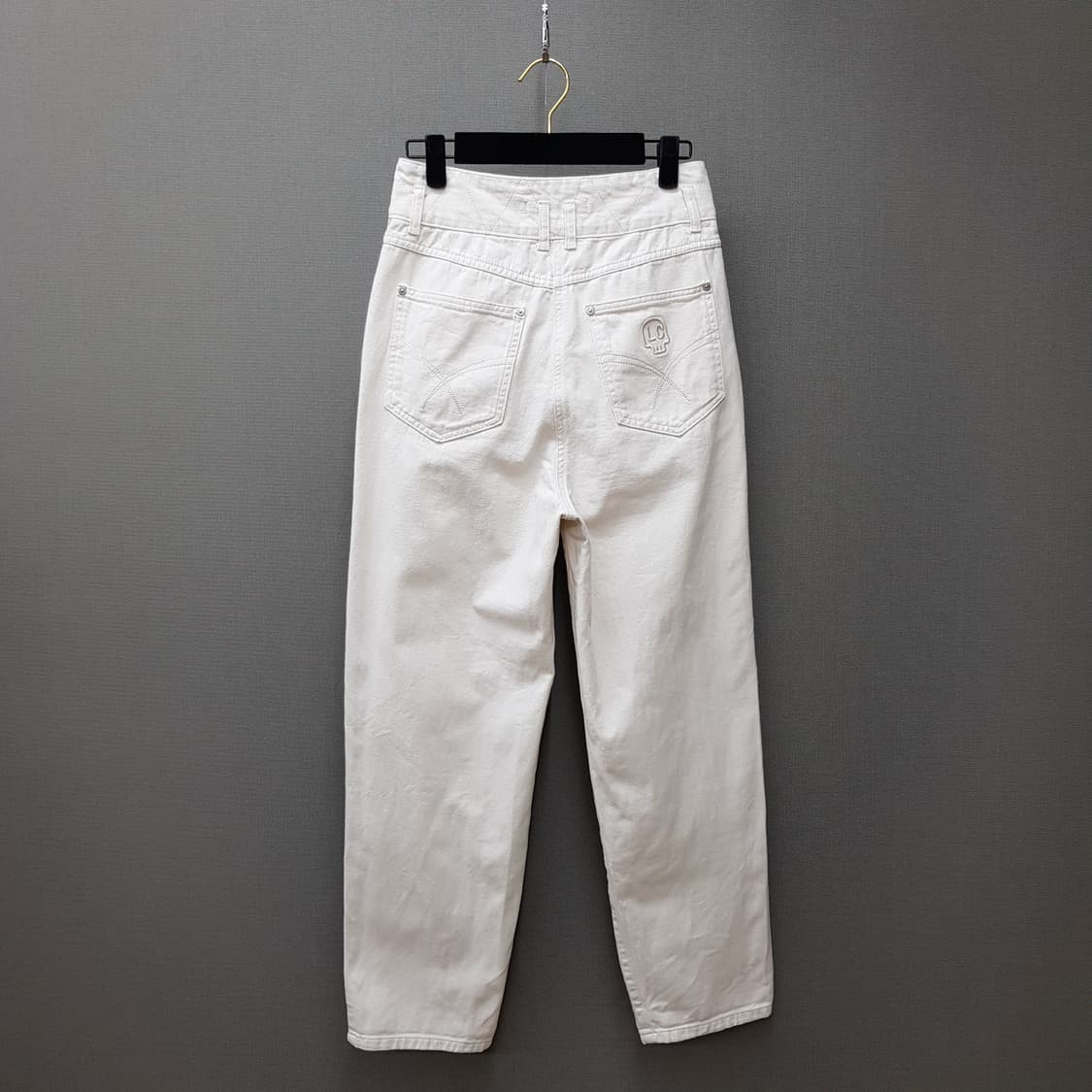 럭키슈에뜨 2022 하이웨이스트 테이퍼드 팬츠 36사이즈 상품이미지4