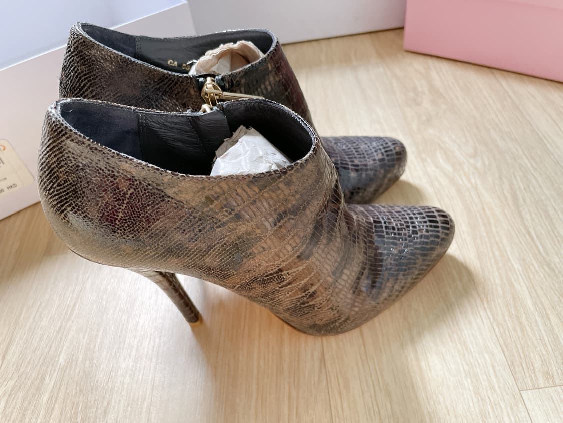 [정품] Chirstian Dior 디올 도마뱀 패턴 부티 하이힐 상품이미지3