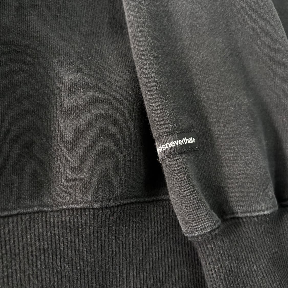 105 디스이즈네버댓 빅로고 맨투맨 상품이미지2