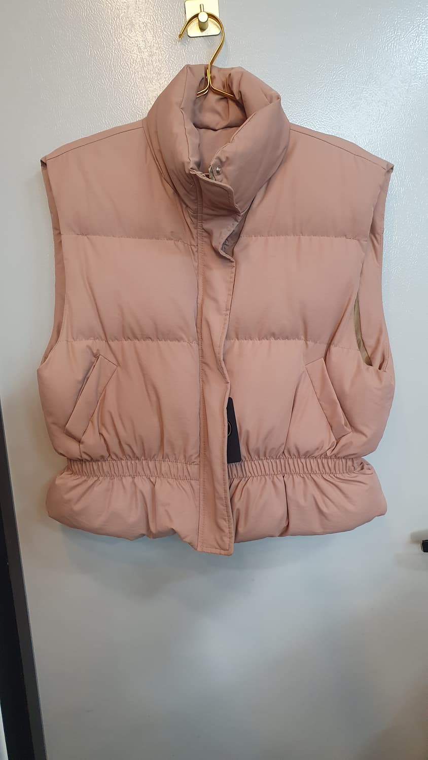 패딩조끼 프리사이즈55-66 상태최상입니다 
 상품이미지3