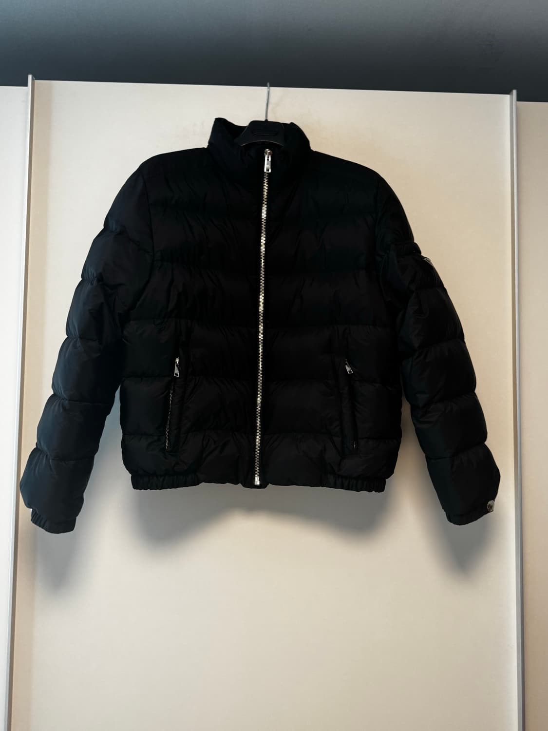 [54] 프라다 sgb112 패딩 블랙 상품이미지1