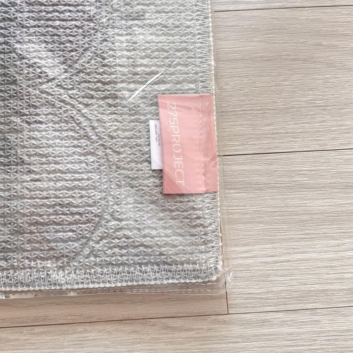 [새상품] 딸기크림 퐁당 케이크 러그 상품이미지5