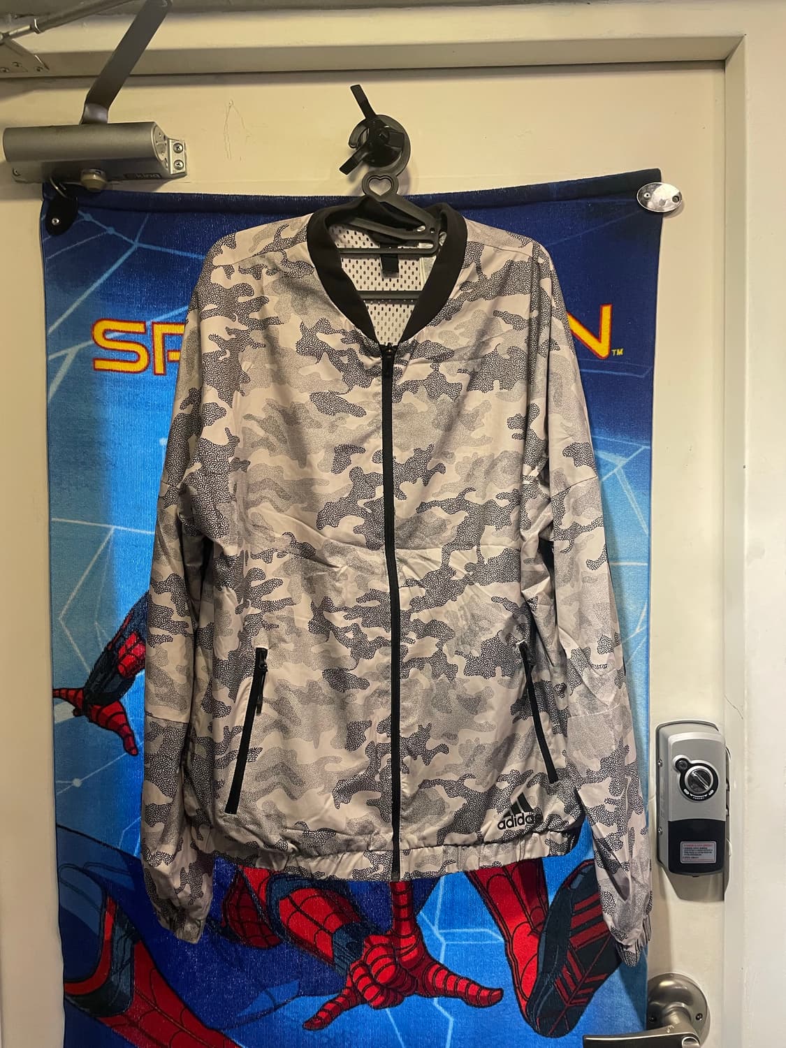 아디다스 바람막이 L 사이즈. 상품이미지1