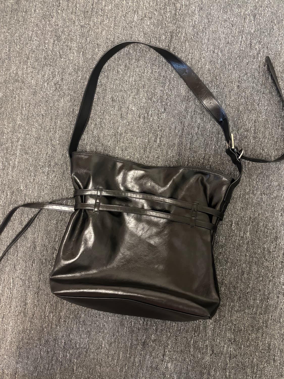 마뗑킴 더블 벨티드 스트랩 빅백 블랙 상품이미지5