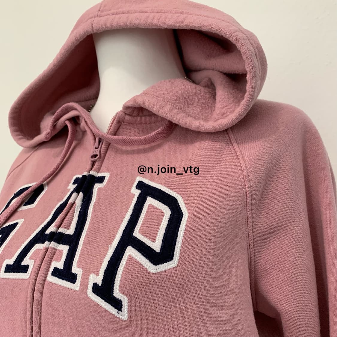 갭 뮤트핑크 네이비 후드집업 상품이미지2