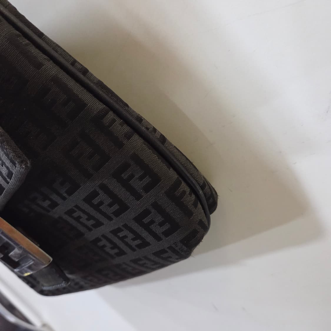 펜디 쥬카 미듐 크로스백 상품이미지4