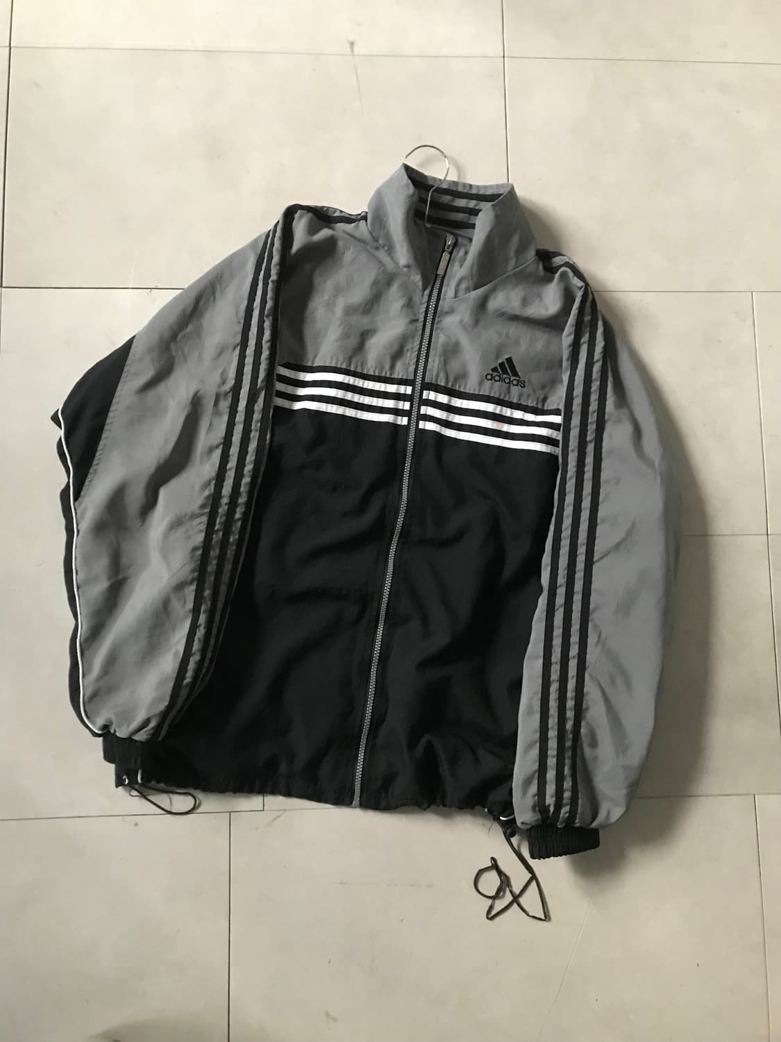 아디다스 90s 오버핏 바람막이 상품이미지8