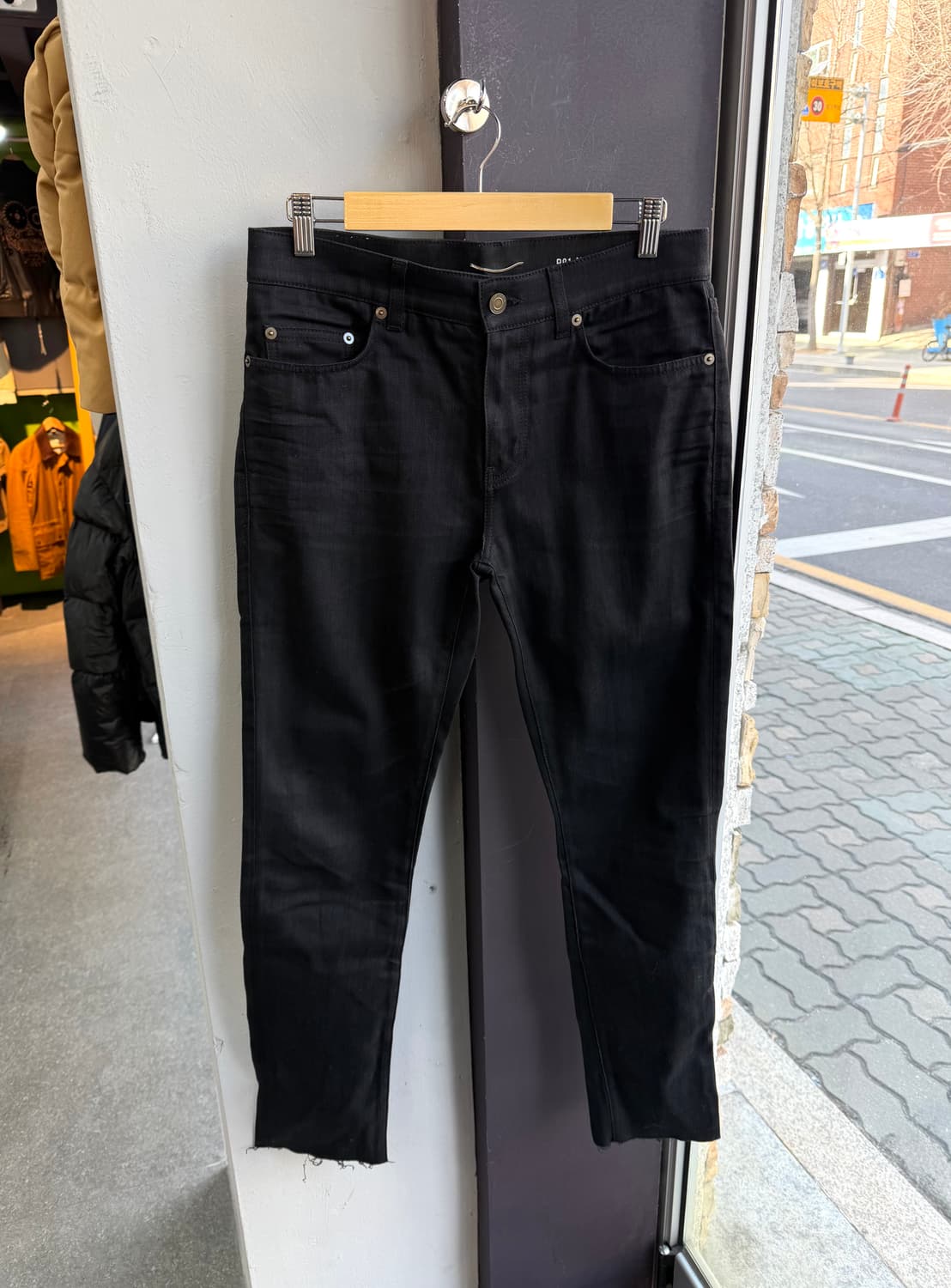 30~31/ 생로랑 15FW 에디슬리먼 밑단디스 블랙진 상품이미지2