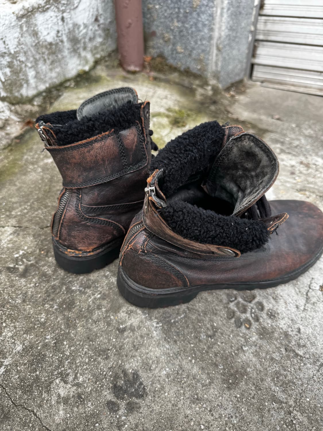 Neil Barrett Leather Shearling Boots 상품이미지3