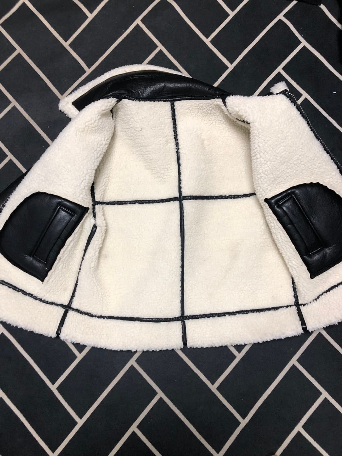 (횡재가)편집샵 리버시블 양면 무스탕/몽클레어 타임 솔리드 시스템 톰포드 상품이미지8