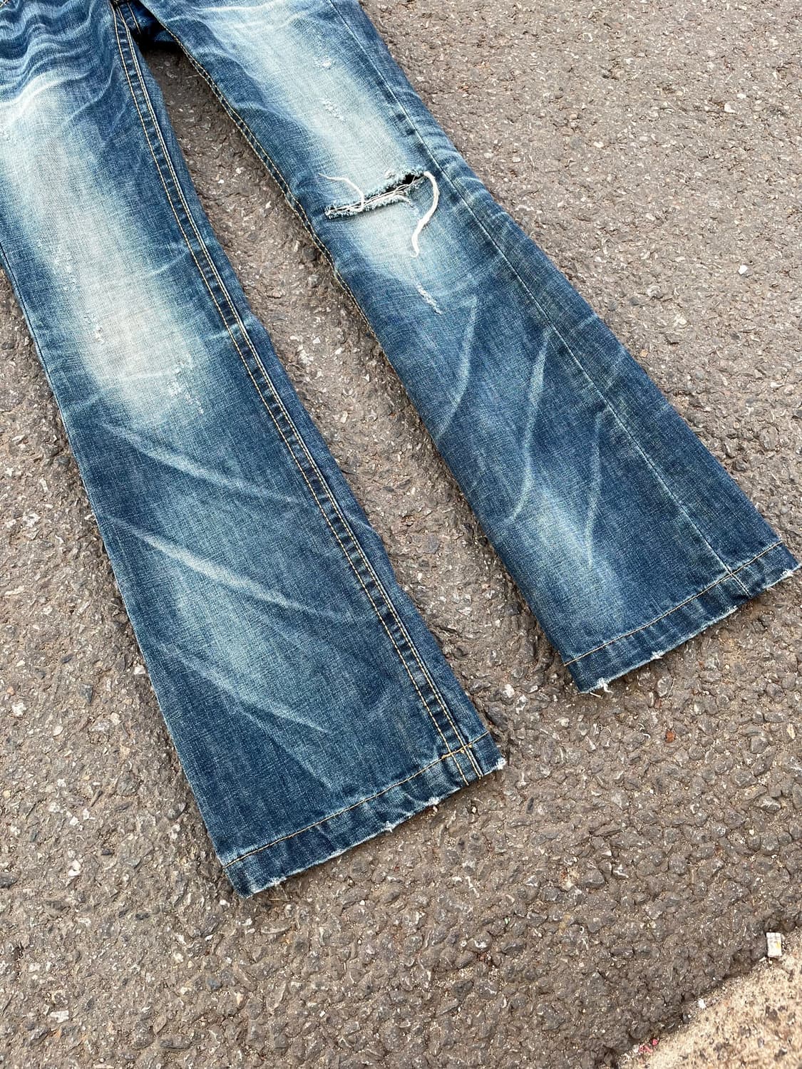 Lolita Queens diss flare jean 상품이미지5