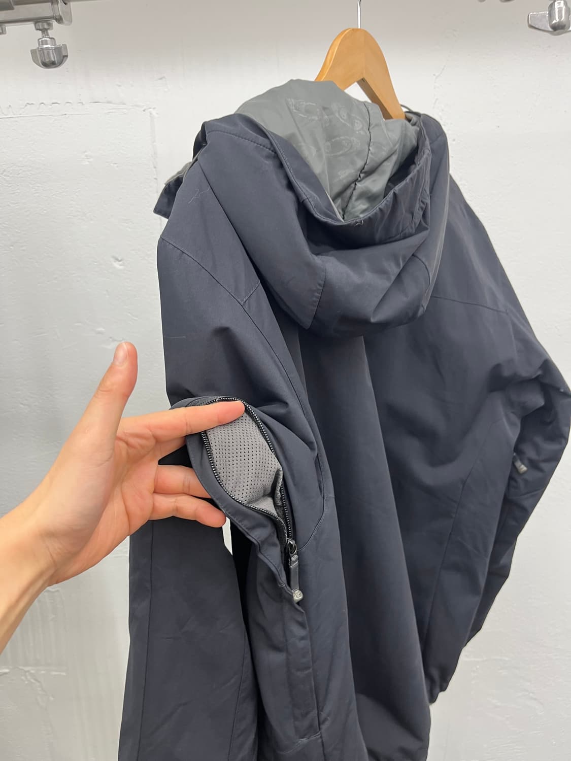 XL) SALOMON GORPCORE 바람막이 상품이미지5