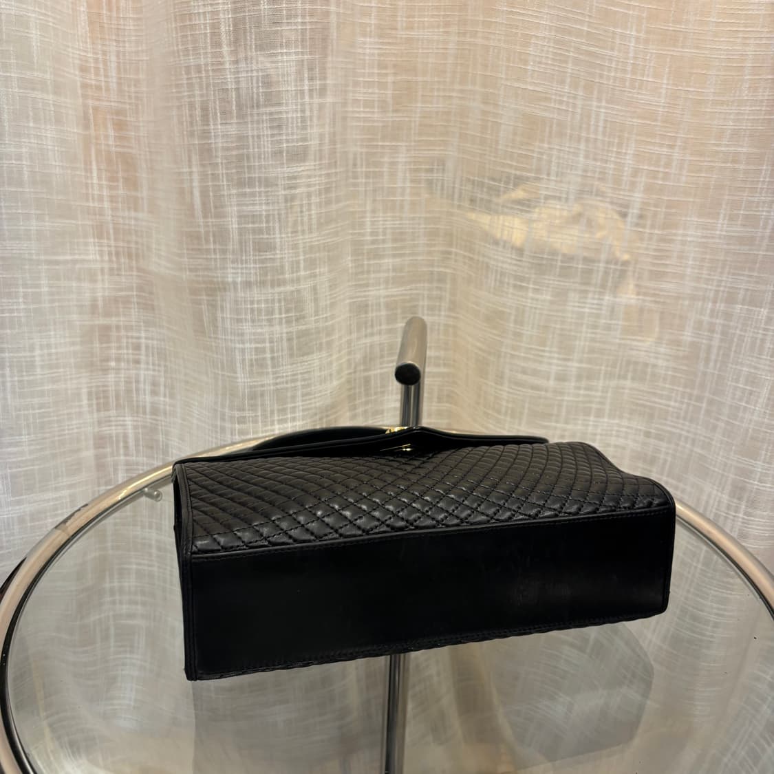 정품 발리 램스킨 탑핸들백     상품이미지6