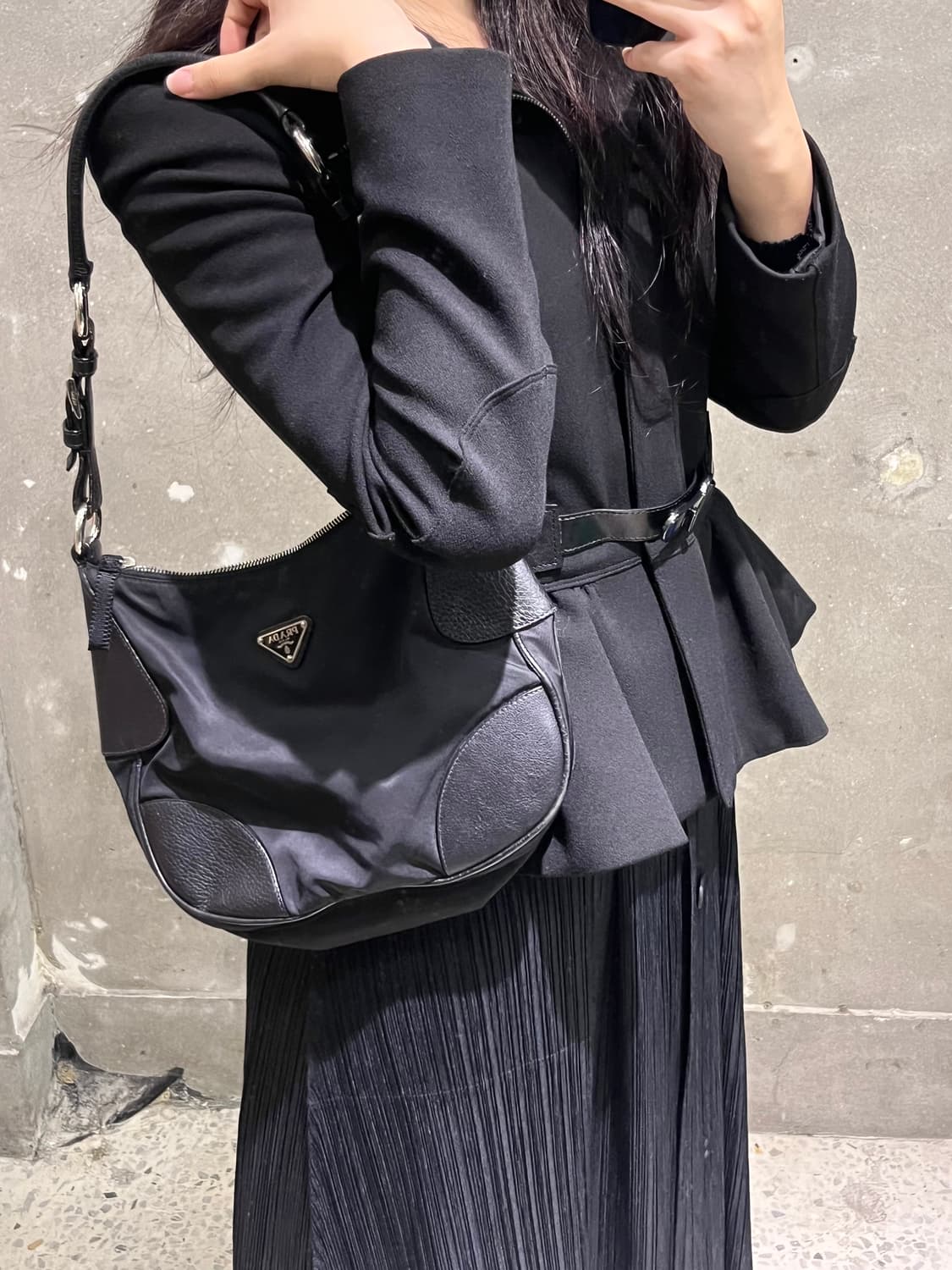 Prada 프라다 포코노 아일렛 호보백 상품이미지2