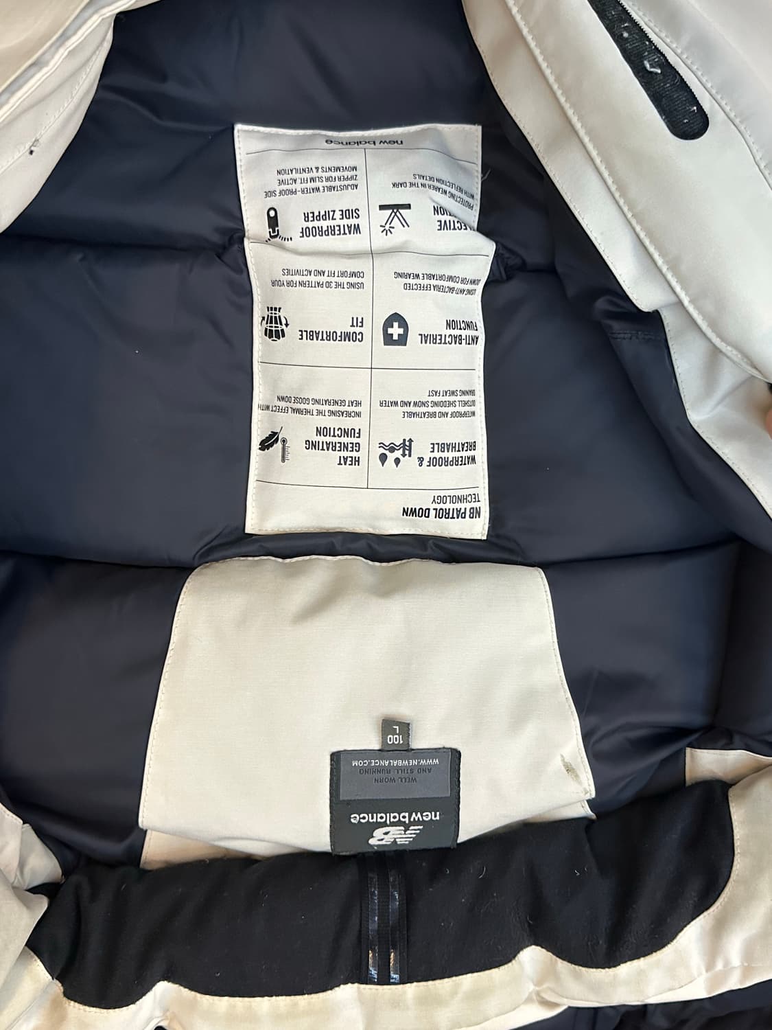 뉴발란스 아이보리 패딩 L 상품이미지5