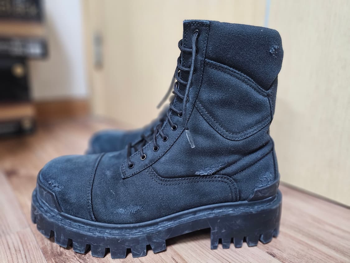 발렌시아가 컴벳 스트라이크 부츠 42 사이즈 상품이미지2