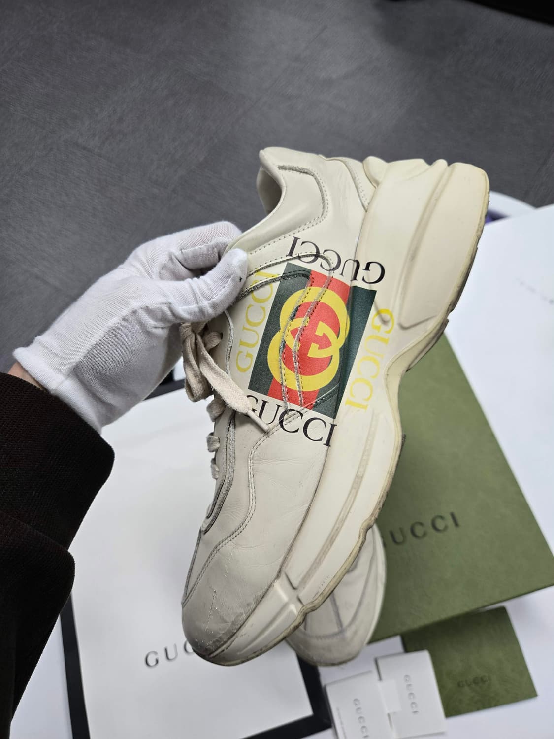 [40%할인] 구찌 라이톤 스니커즈 270사이즈 상품이미지4