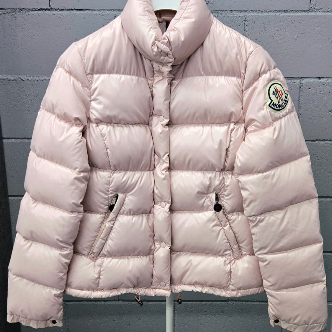 몽클레어 빅로고 숏패딩 여성1사이즈 상품이미지2