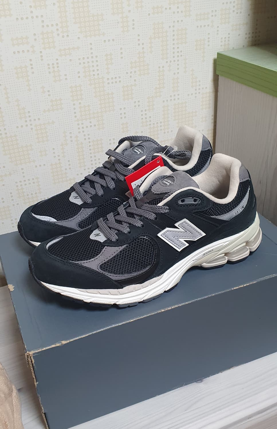 [260] 뉴발란스 2002 프리미엄 빈티지 블랙 260사이즈 상품이미지1