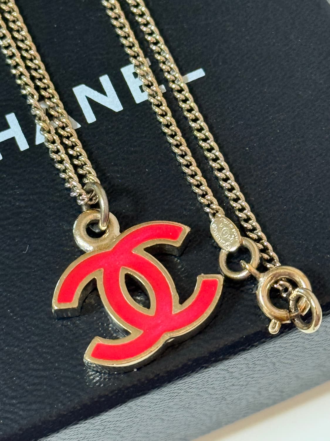 샤넬 cc로고 에폭시목걸이(펄핑크+골드) 상품이미지2